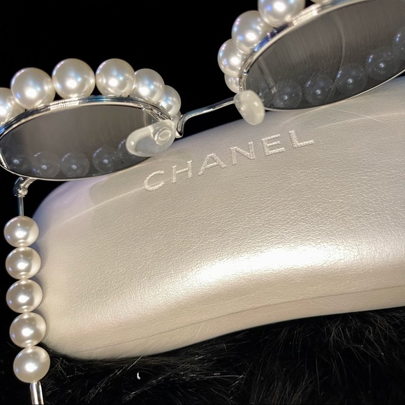 Chanel Vintage Runway Pearls Spring Summer 1994 Sunglasses Made In Italy - Picture 11 of 16